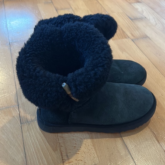 UGG black short foldable top with wooden toggles Womens 8 - Picture 4 of 13